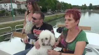 Vidéo 6’09’’ – Promenade en bateau sur le Canal d’entre les Deux Mers.