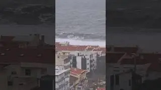Praia de Nazar&eacute; na tempestade Ingrid - 23/01/2026