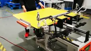 Hot melt corner sealing machine for corrugated plastic sheet, PP layer pads