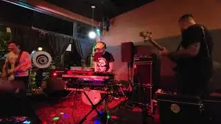 Twin Ultra: Warm Shapes