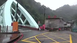 114.10.28烏來二日遊8[往烏來瀑布坐台車]