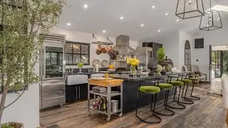Ginger Martin Presents | St. Helena Vineyard View