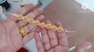 Pulseira macramê ADULTO com pérolas e Emogi Carinha Feliz ficou lindo 🥰#pulseiramacramê