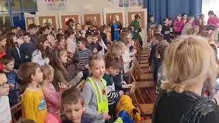 Koncert Policijskega pihalnega orkestra na O&Scaron; Antona A&scaron;kerca Velenje