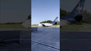 Classic Boeing 737-200 with JT8D Engine Sound