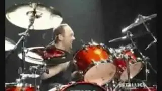 Lars Ulrich get hit by a ball