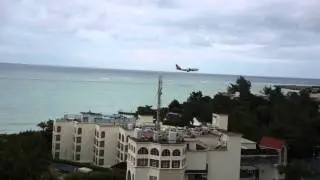 Virgin Atlantic 747 - landing at Sangster Airport - Mobay strip comes  to a standstill