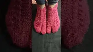 anguthe wali socks, sleeper, booties, mauja, woolen design, knitting pattern, thumb,bala socks