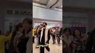 Abang yang yang tiba di bandara Beijing #yangmao #yangyangfans