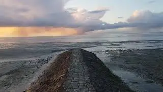 Einsamer Sonnenuntergang in Cuxhaven #sunset #cuxhaven #nordsee #wattenmeer