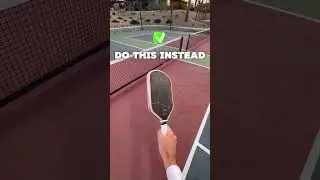 Topspin: how to hold your pickleball paddle 👀