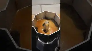 Brewing the classic moka pot espresso coffee #coffee #mokapot #tiramisu