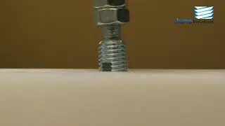 Montage d'un insert auto-taraudant sans outil