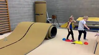 Brevettendag 2020 - kleutergym 4 jaar olv Laura, Hazel, Frauke en Lani