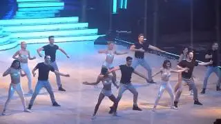 Les danseurs professionnels sur Can't hold us-Tournée DALS-Zénith de Rouen le 23 février 2014
