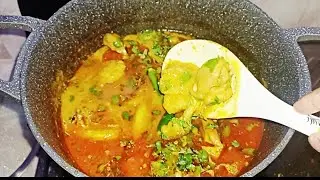 Chicken Alu Ka Patla Salan IAlu Chicken Recipe 😋 Simple Recipe Chicken Alu Recipe #NausheenKaKitchen
