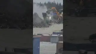 #рабочийпроцесс #любителиломолома #ялюблюсвоюработу #переработка #liebherr #работа #жизньнаскладе...