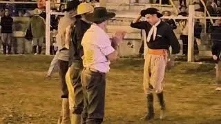 Os 5 primeiros colocados no XXV Rodeio Internacional de Herval na gineteada em cavalos.