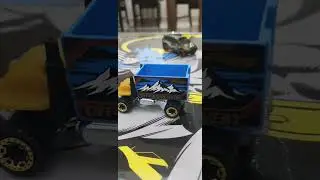 hotwheel baja hauler