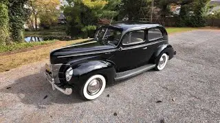 1940 Ford V8 Deluxe Tudor Sedan с холодным запуском и приводом