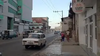 ATARDECER EN LA HABANA, CUBA. CALLE SAN LÁZARO (CENTRO HABANA)