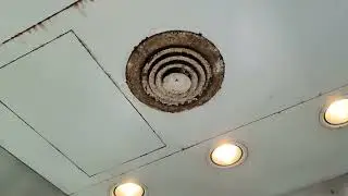 MacArthur Center North Deck Parking Elevator