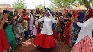 मेरे दामण के बीच रतन सीसा। Mere daaman ke beech ratan seesa
