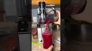 Get the taste of a freshly squeezed juice store without leaving the house! #juicer #whall#kitchen