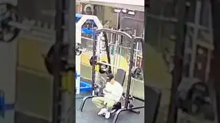 Smith Machine Safety ⚠️ #smithmachine #safetytips #fitness #gym  #fitnessmotivation #viralshort