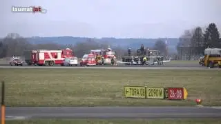 Kleinflugzeug landete ohne ausgefahrenem Fahrwerk am Flughafen in H&ouml;rsching