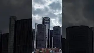 GM Renaissance Center #generalmotors #headquaters #detroitmichigan #detroitriverwalk #vintagecars