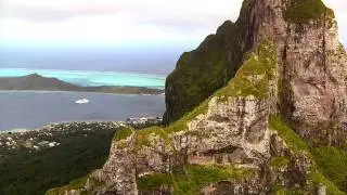 Luxury cruise around the South Pacific island of.