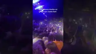 rhove si butta sul pubblico e litiga con il buttafuori!!