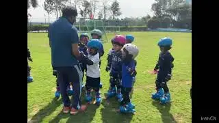 School skating practice fun 🏫🎒 #outdoorgear #funny #schoollife #schoolmemes #schooldays 