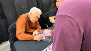 Tom Atkins Halloween III Star Signs Autographs
