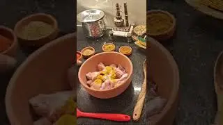 Dhaba Style Chicken Curry @GuruofkitchenMrMrsDesai #food #recipe #guru #cookingfood #cookingchannel