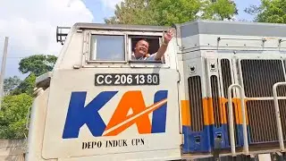 Video Kereta Indonesia Live Kereta Malabar dan Kereta Pasundan Masinis Ramah
