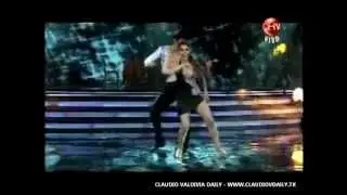 Claudio Valdivia y Christian Ocaranza bailando salsa en la semifinal de Fiebre de Baile (27/03/12)