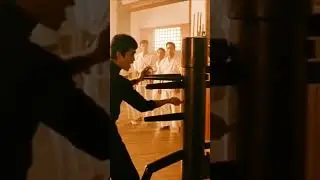 Bruce Lee demonstrates how to fight a wooden dummy.#kungfu #brucelee