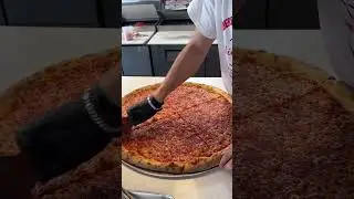🍕🔥 Who&rsquo;s hungry? . . . . . . . by @nickspizzasouthbeach  #PizzaGoals #MeltedCheeseMadness #HotAnd