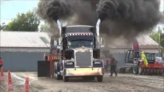 Semi Truck Pulls @ St-Agapit 2016 by ASTTQ