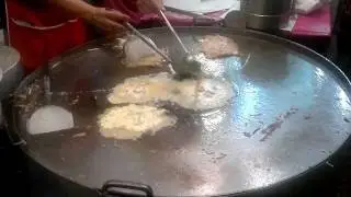 Bangkok Food Hoy Tod Fried Mussels Crepe