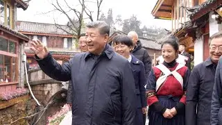 Xi gets invited for Yunnan coffee in Old Town of Lijiang