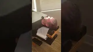 30 Second Stretch: Neck Pain