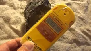 Pitchblende Uranium ore. (Hartenstein Reicherz) Geiger counter Beta+Gamma