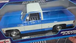 Unboxing: 2025 Maisto 1/18 - 1974 Chevrolet C10 Cheyenne Super