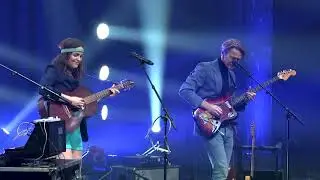 Darling West - Can't Help It (Fender Bass VI solo)