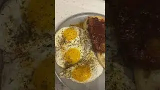 Ribs Waffles and Bears talk #chicagofoodies #ribsandwaffles #brunch #bears