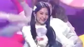 (MR REMOVED - MAKNAE LINE) DAHYUN, YERI, UMJI, ARIN, KEI, and YUQI - KISSING YOU