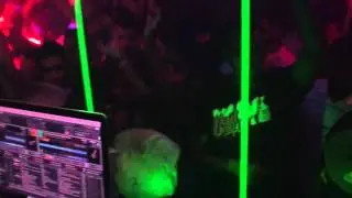 BLACKOUT 3 feat. Paul Glazby (UK) - Tyronne Scott getting Durban crowd to sing - April 2011